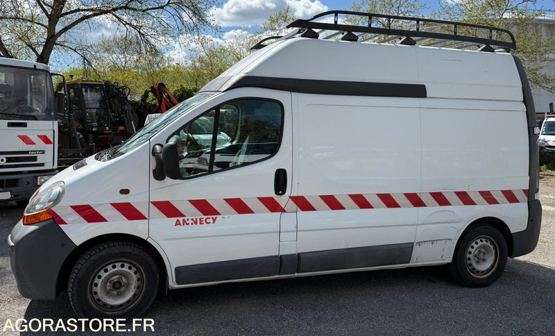 7226YJ74 - RENAULT TRAFIC - Van panel: gambar 1 7226YJ74 - RENAULT TRAFIC - Van panel: gambar 1