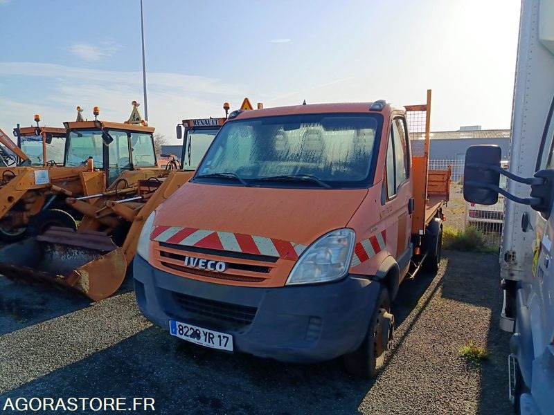 8228-YR-17 IVECO CAMION BENNE - Van jungkit: gambar 1 8228-YR-17 IVECO CAMION BENNE - Van jungkit: gambar 1