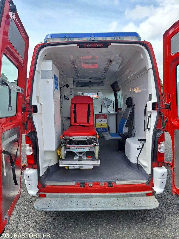AMBULANCE RENAULT MASTER PICOT 2365 - Van panel: gambar 2 AMBULANCE RENAULT MASTER PICOT 2365 - Van panel: gambar 2