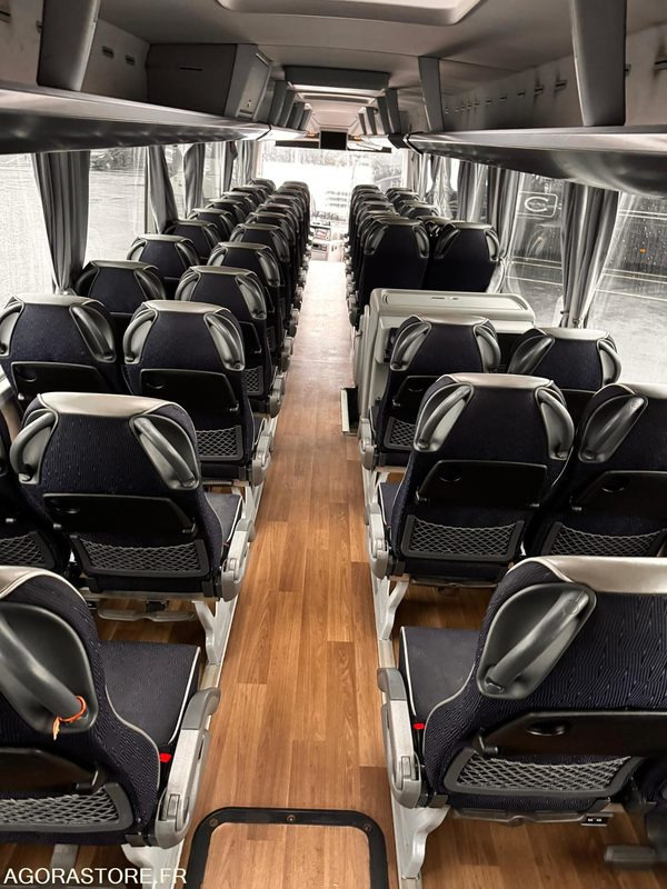 AUTOCAR MAN LIONS COACH R10 / 13M / 53+1+1+WC / 308 703KM - Bus pariwisata: gambar 5 AUTOCAR MAN LIONS COACH R10 / 13M / 53+1+1+WC / 308 703KM - Bus pariwisata: gambar 5