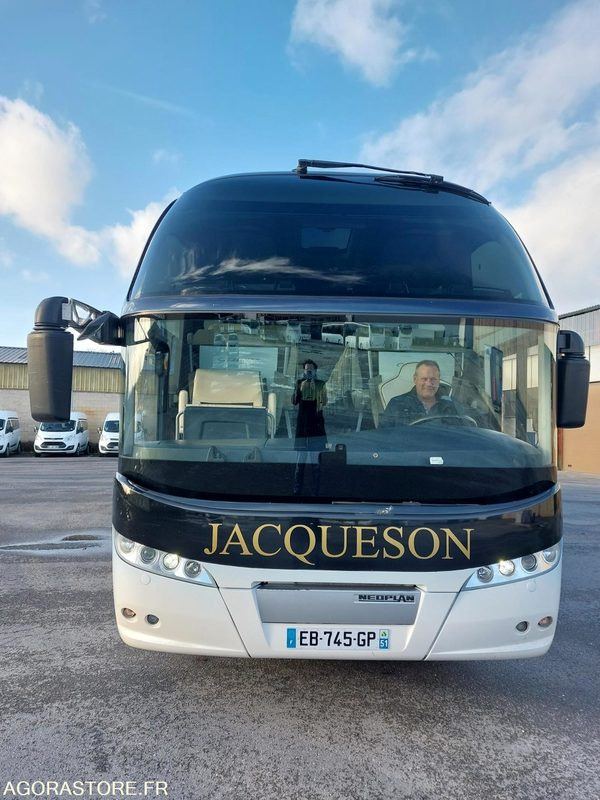 AUTOCAR NEOPLAN CITYLINER P16 L / 14M / 48+1+1+WC / 645008KM - Bus pariwisata: gambar 2 AUTOCAR NEOPLAN CITYLINER P16 L / 14M / 48+1+1+WC / 645008KM - Bus pariwisata: gambar 2