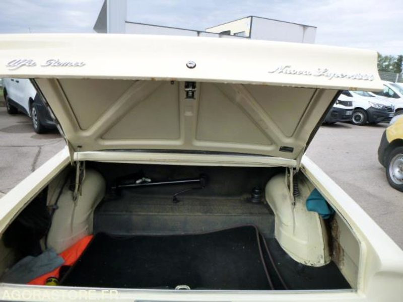 Mobil Alfa Romeo Giulia - 1976 - 92500km - COLLECTION - Livret d'origine: gambar 8