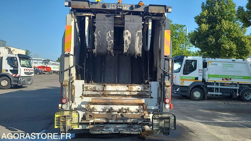 BA 543 PD - MERCEDES ECONIC 2633 - 2010 - 256434KM - Truk sampah: gambar 3 BA 543 PD - MERCEDES ECONIC 2633 - 2010 - 256434KM - Truk sampah: gambar 3