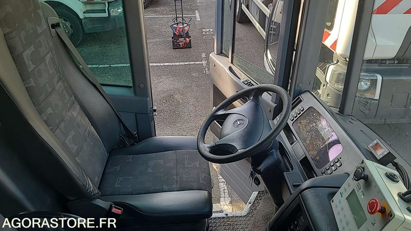 BA 543 PD - MERCEDES ECONIC 2633 - 2010 - 256434KM - Truk sampah: gambar 5 BA 543 PD - MERCEDES ECONIC 2633 - 2010 - 256434KM - Truk sampah: gambar 5