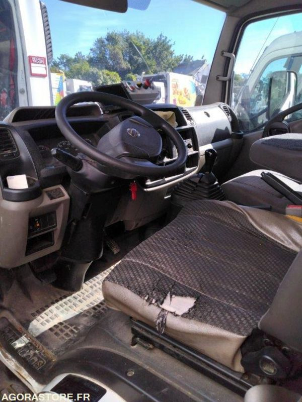 BA-885-GW MICRO BENNE NISSAN CABSTAR 203336 kms 2007 - Van jungkit: gambar 4 BA-885-GW MICRO BENNE NISSAN CABSTAR 203336 kms 2007 - Van jungkit: gambar 4