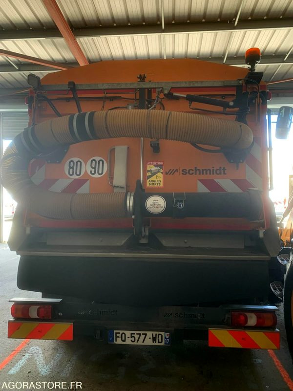 BALAYEUSE COMPOSÉE D'UN PORTEUR MERCEDES ET D'UN SYSTÈME DE BALAYAGE SCHMIDT - Penyapu jalan: gambar 5 BALAYEUSE COMPOSÉE D'UN PORTEUR MERCEDES ET D'UN SYSTÈME DE BALAYAGE SCHMIDT - Penyapu jalan: gambar 5