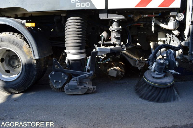 BALAYEUSE MERCEDES ATEGO 95000kms 2019 - Penyapu jalan: gambar 4 BALAYEUSE MERCEDES ATEGO 95000kms 2019 - Penyapu jalan: gambar 4