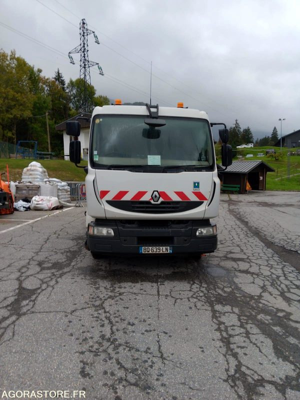 BALAYEUSE de Voiries- RENAULT MIDLUM 220 DXI avec aspiratrice EUROVOIRIE - Penyapu jalan: gambar 1 BALAYEUSE de Voiries- RENAULT MIDLUM 220 DXI avec aspiratrice EUROVOIRIE - Penyapu jalan: gambar 1