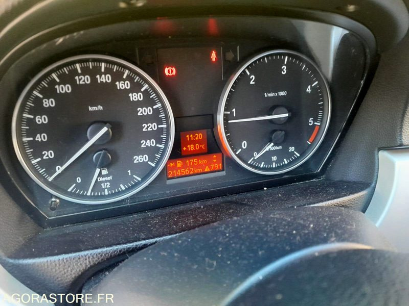 BMW 320 D TOURING - 2010 - 214562km - Station wagon: gambar 2 BMW 320 D TOURING - 2010 - 214562km - Station wagon: gambar 2