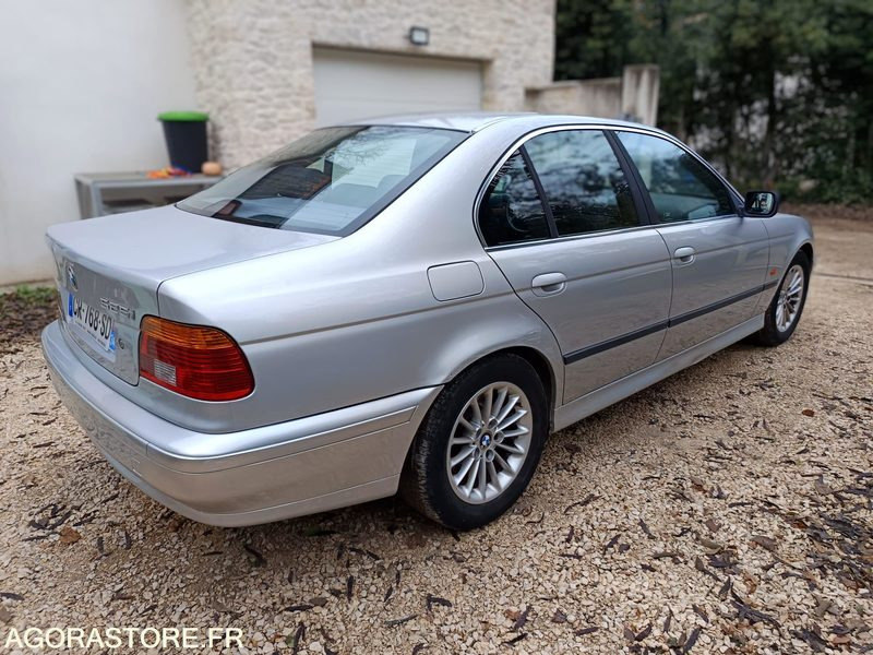 BMW SERIE 5 525i 2.5 i 192CH BOITE AUTOMATIQUE - 2001 - 212000KMS - Mobil: gambar 5 BMW SERIE 5 525i 2.5 i 192CH BOITE AUTOMATIQUE - 2001 - 212000KMS - Mobil: gambar 5