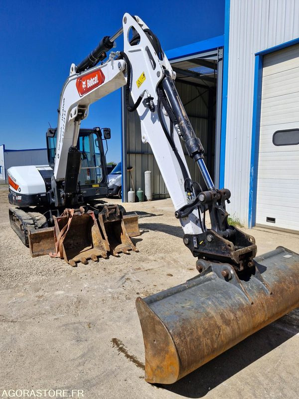 BOBCAT E88 2023 1350h avec godet TILT - Ekskavator mini: gambar 1 BOBCAT E88 2023 1350h avec godet TILT - Ekskavator mini: gambar 1
