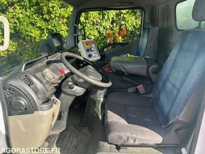 BOM 4.5t Renault Maxity - Truk sampah: gambar 5 BOM 4.5t Renault Maxity - Truk sampah: gambar 5