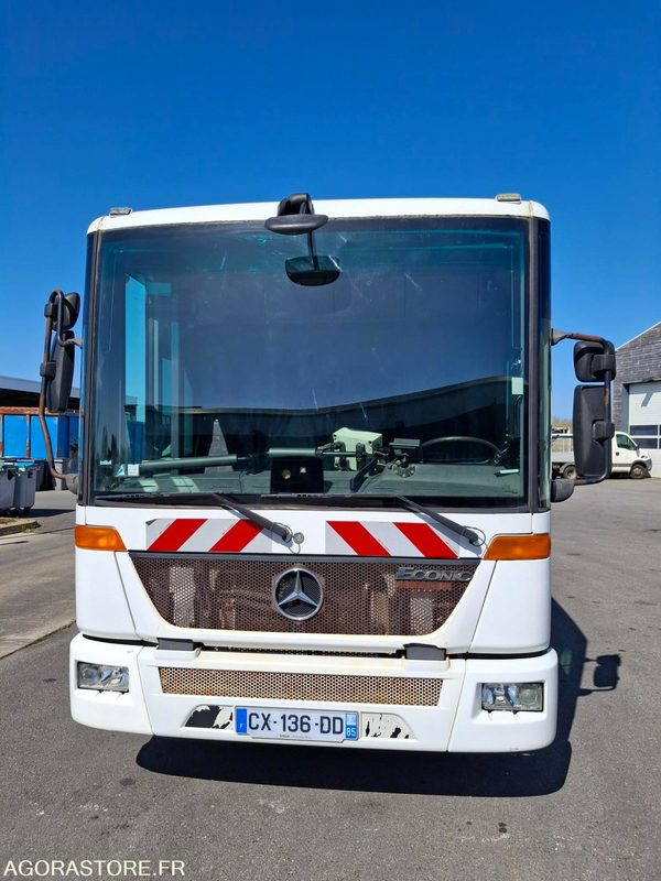BOM Mercedes Econic 2013 240330 kms - CX-136-DD - Truk sampah: gambar 3 BOM Mercedes Econic 2013 240330 kms - CX-136-DD - Truk sampah: gambar 3