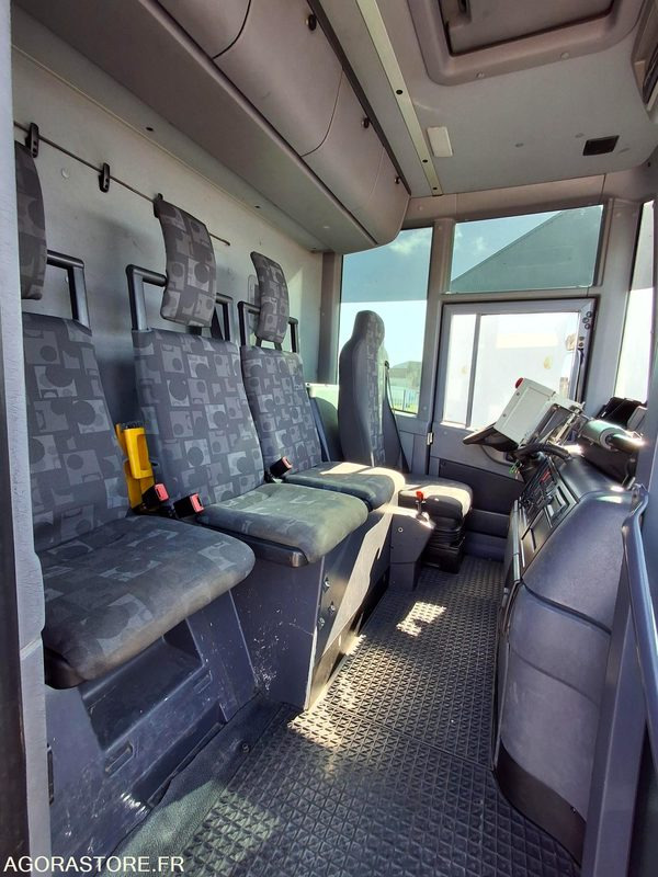 BOM Mercedes Econic 2013 240330 kms - CX-136-DD - Truk sampah: gambar 2 BOM Mercedes Econic 2013 240330 kms - CX-136-DD - Truk sampah: gambar 2