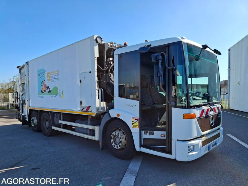 BOM Mercedes Econic 243135 kms 2013 - Truk sampah: gambar 3 BOM Mercedes Econic 243135 kms 2013 - Truk sampah: gambar 3