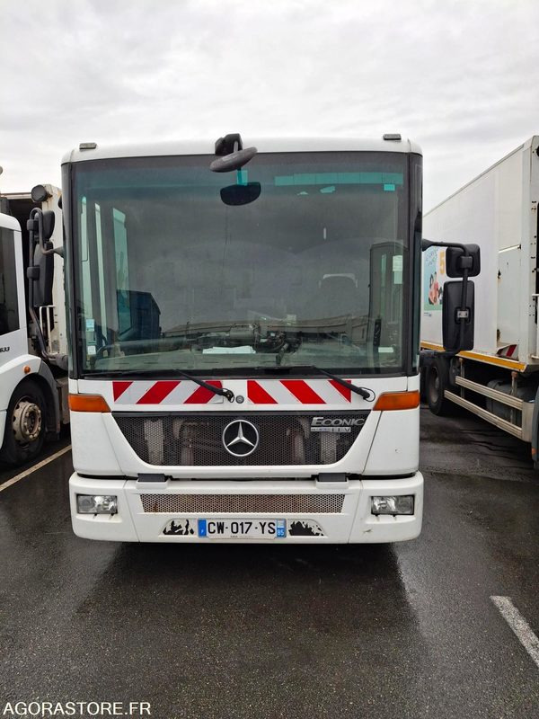 BOM Mercedes Econic 256043 kms 2013 - Truk sampah: gambar 2 BOM Mercedes Econic 256043 kms 2013 - Truk sampah: gambar 2