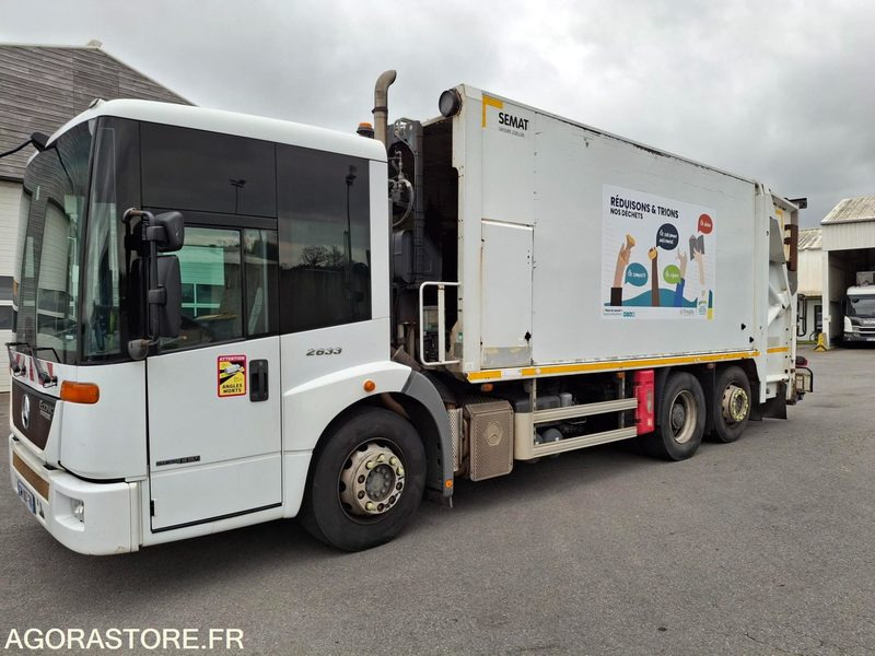 BOM Mercedes Econic 292045 kms 2013 - Truk sampah: gambar 3 BOM Mercedes Econic 292045 kms 2013 - Truk sampah: gambar 3