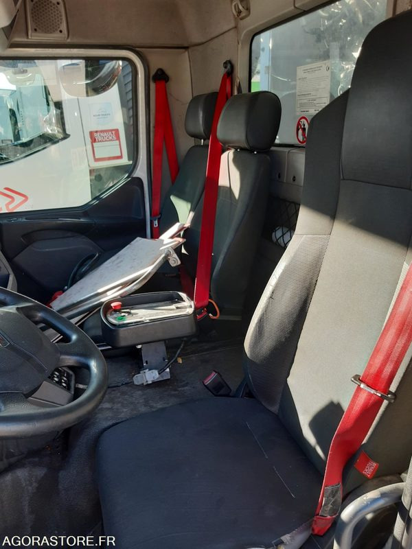 BOM RENAULT 19T - FARID 14M3 - R30958 - 257075 KMS - Truk sampah: gambar 4 BOM RENAULT 19T - FARID 14M3 - R30958 - 257075 KMS - Truk sampah: gambar 4