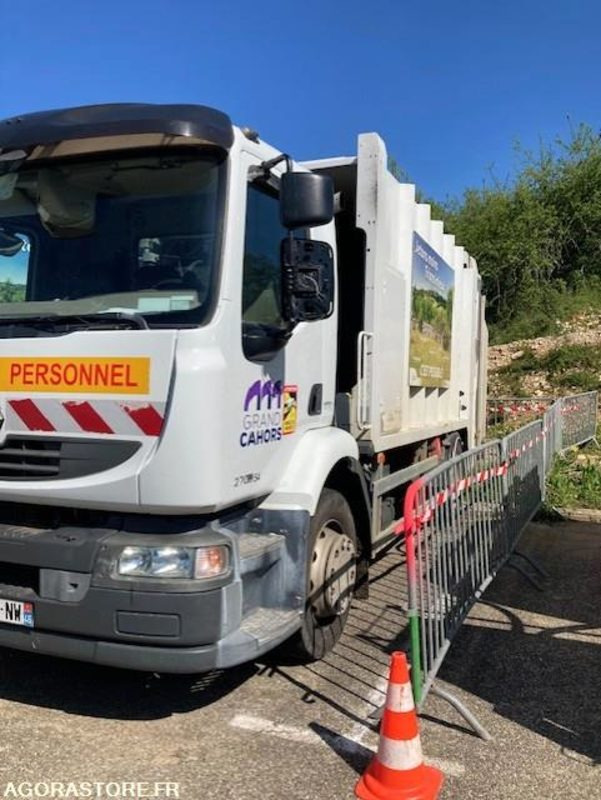 BOM Renault Midlum en attente - Truk sampah: gambar 3 BOM Renault Midlum en attente - Truk sampah: gambar 3