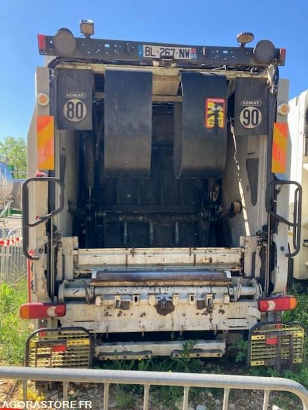 BOM Renault Midlum en attente - Truk sampah: gambar 4 BOM Renault Midlum en attente - Truk sampah: gambar 4