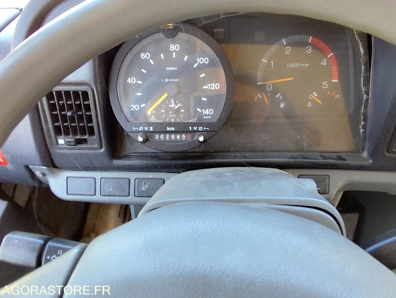 BUS TEMSA SAMBA 302945 kms 2002 EURO 2 - Bus sekolah: gambar 5 BUS TEMSA SAMBA 302945 kms 2002 EURO 2 - Bus sekolah: gambar 5