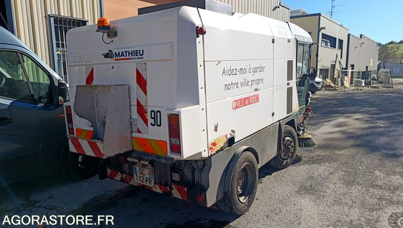 Balayeuse - Mathieu Ravo 560 - 2008 - 894640km - Penyapu jalan: gambar 2 Balayeuse - Mathieu Ravo 560 - 2008 - 894640km - Penyapu jalan: gambar 2