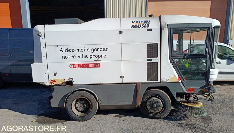 Balayeuse - Mathieu Ravo 560 - 2008 - 894640km - Penyapu jalan: gambar 1 Balayeuse - Mathieu Ravo 560 - 2008 - 894640km - Penyapu jalan: gambar 1