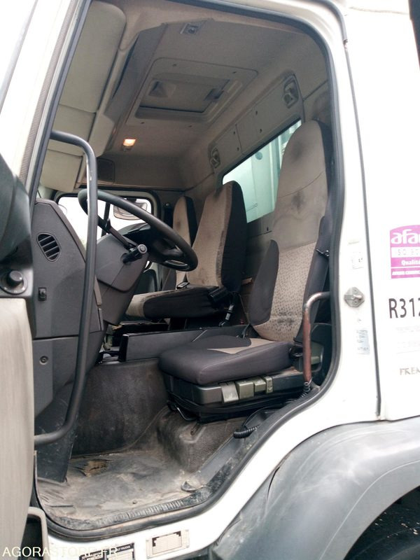 Truk sampah Bom Renault 320DXI: gambar 6 Truk sampah Bom Renault 320DXI: gambar 6