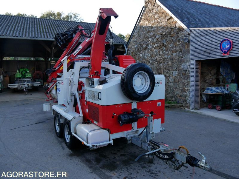Broyeur Multi végétaux avec grue radiocommandée BUGNOT BVE11 - Peralatan kebun: gambar 5 Broyeur Multi végétaux avec grue radiocommandée BUGNOT BVE11 - Peralatan kebun: gambar 5