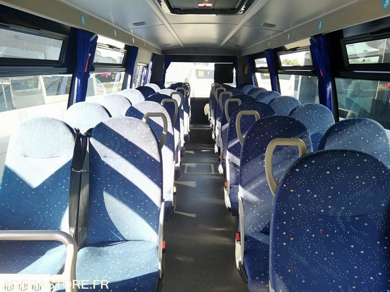 Bus Iveco UNVI 70C17 - 2017 - 120 000 km - Bus sekolah: gambar 5 Bus Iveco UNVI 70C17 - 2017 - 120 000 km - Bus sekolah: gambar 5