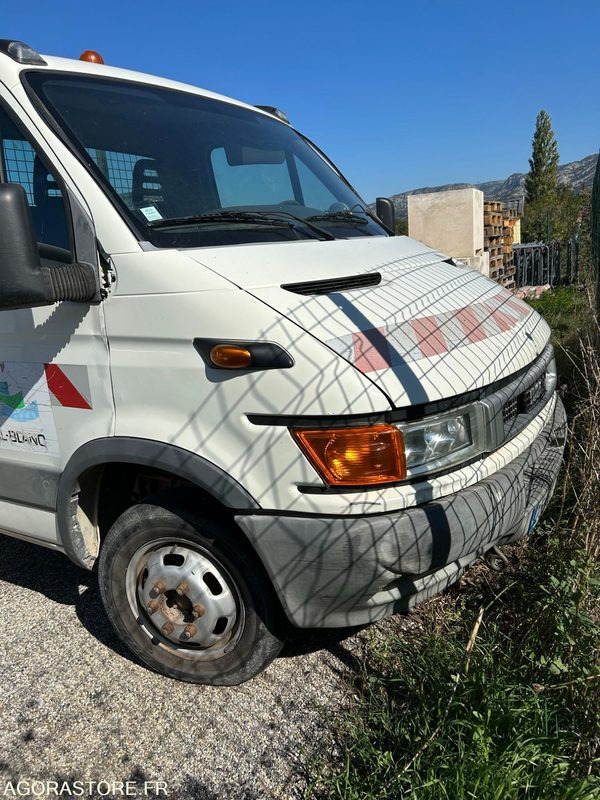 CAMION BENNE IVECO DAILY - Van panel: gambar 3 CAMION BENNE IVECO DAILY - Van panel: gambar 3