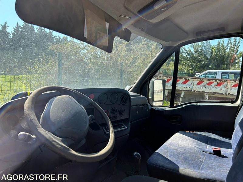 CAMION BENNE IVECO DAILY - Van panel: gambar 4 CAMION BENNE IVECO DAILY - Van panel: gambar 4