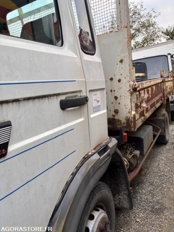 CAMION BENNE RENAULT S135 MIDLINER 1995 204000 KM - Truk jungkit: gambar 3 CAMION BENNE RENAULT S135 MIDLINER 1995 204000 KM - Truk jungkit: gambar 3