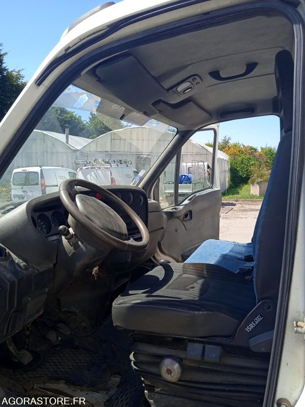 CAMION IVECO BENNE - Van panel: gambar 5 CAMION IVECO BENNE - Van panel: gambar 5