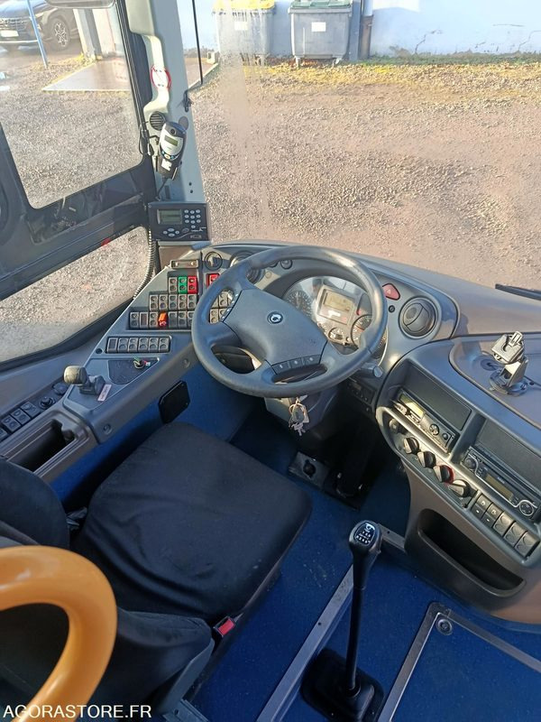 CAR IRISBUS RECREO - N°20648 - MEC2010 -358000km AT-749-AA - Bus sekolah: gambar 5 CAR IRISBUS RECREO - N°20648 - MEC2010 -358000km AT-749-AA - Bus sekolah: gambar 5