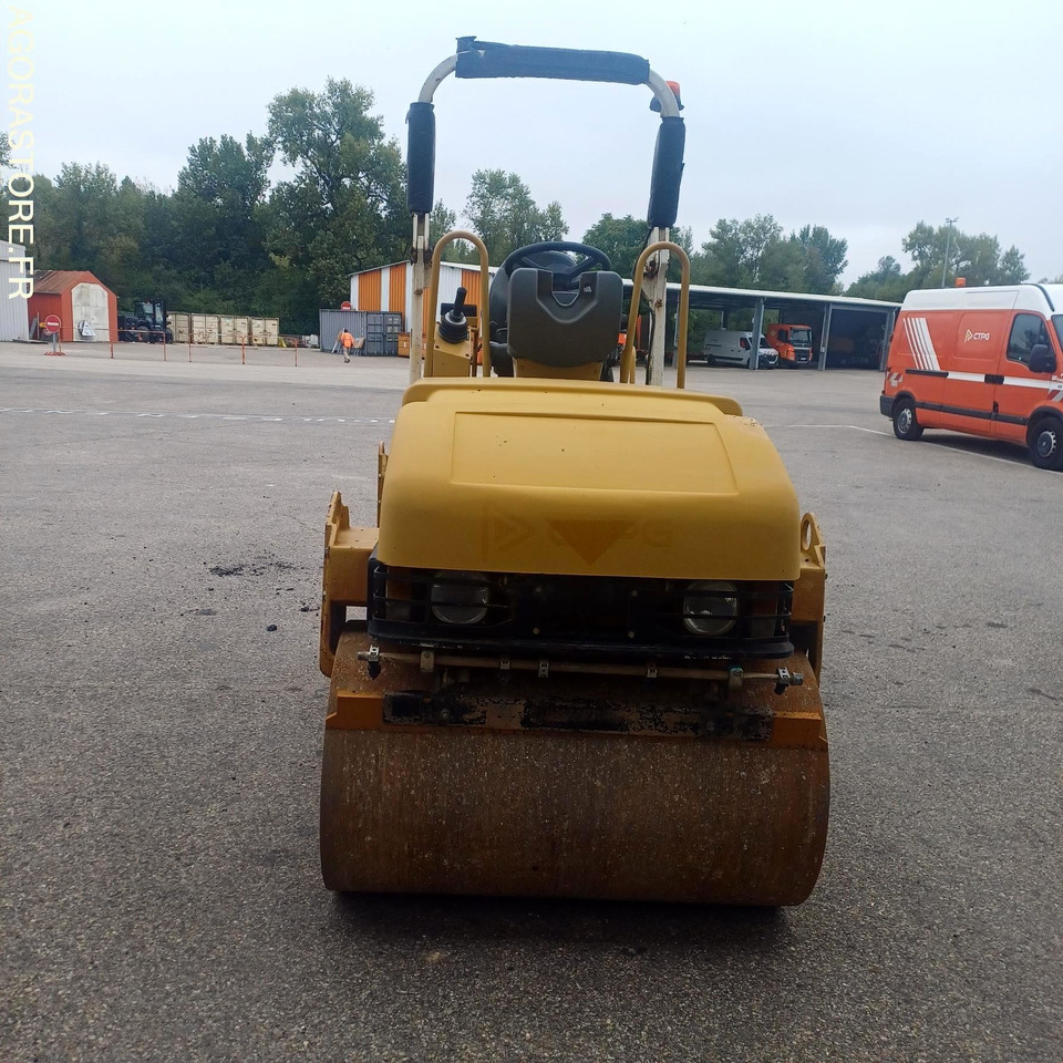 CATERP - CB 224 E - 2008 - 3307h (D8301059) - Roller jalan: gambar 3 CATERP - CB 224 E - 2008 - 3307h (D8301059) - Roller jalan: gambar 3