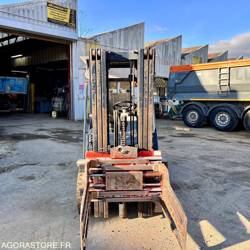 CHARIOT ÉLÉVATEUR À GAZ KOMATSU FG25T-11E AVEC PINCES - 1995 / 7938 HEURES - Forklift diesel: gambar 5 CHARIOT ÉLÉVATEUR À GAZ KOMATSU FG25T-11E AVEC PINCES - 1995 / 7938 HEURES - Forklift diesel: gambar 5