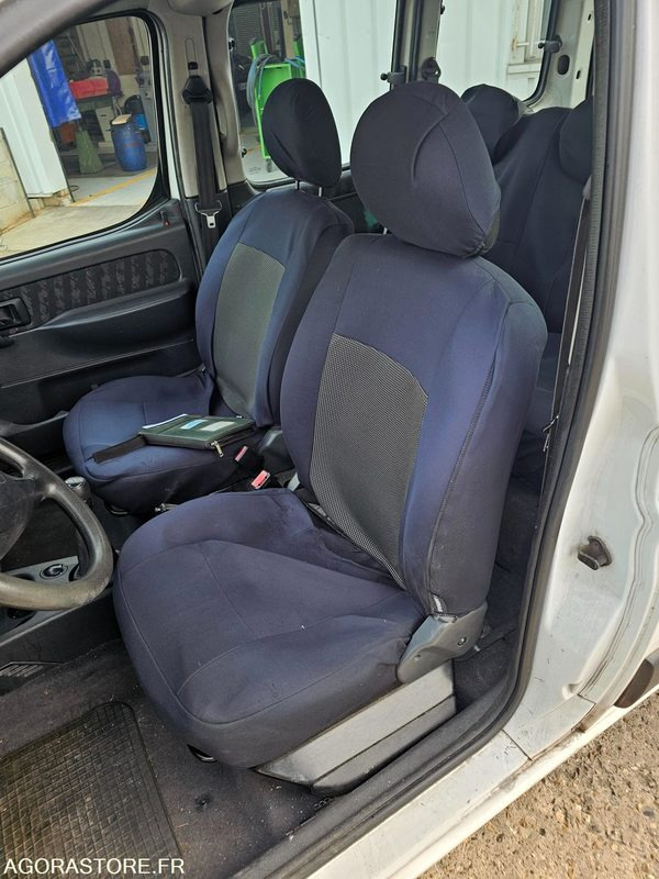 CITROEN BERLINGO - 2007 - 114669KM - 966FGD92 - Mobil: gambar 5 CITROEN BERLINGO - 2007 - 114669KM - 966FGD92 - Mobil: gambar 5