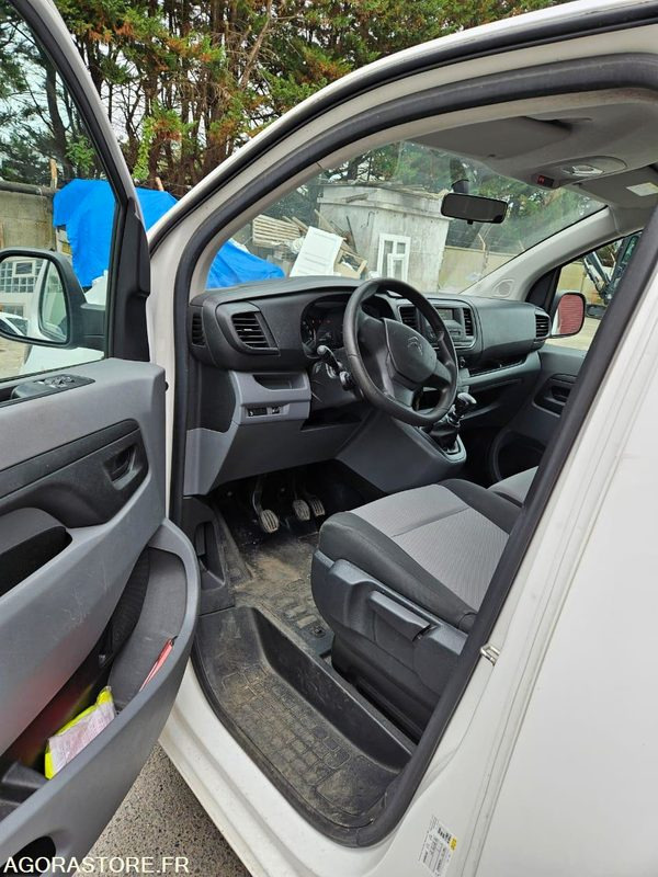 CITROEN JUMPY SPACE TOURER 9 places 240051 kms ANNÉE 2019 - Bus mini, Van penumpang: gambar 5 CITROEN JUMPY SPACE TOURER 9 places 240051 kms ANNÉE 2019 - Bus mini, Van penumpang: gambar 5