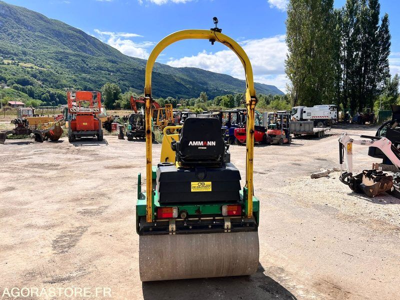 COMPACTEUR AMMANN AV26-2 ROULEAU TANDEM VIBRANT ARTICULÉ - ANNÉE 2008 - 1765 H - Roller: gambar 2 COMPACTEUR AMMANN AV26-2 ROULEAU TANDEM VIBRANT ARTICULÉ - ANNÉE 2008 - 1765 H - Roller: gambar 2