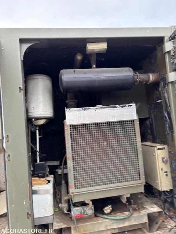 CONTENEUR AMPLIROLL 20 PIEDS AMENAGE AVEC GROUPE ELECTROGENE 130 KVA - Hook lift: gambar 5 CONTENEUR AMPLIROLL 20 PIEDS AMENAGE AVEC GROUPE ELECTROGENE 130 KVA - Hook lift: gambar 5