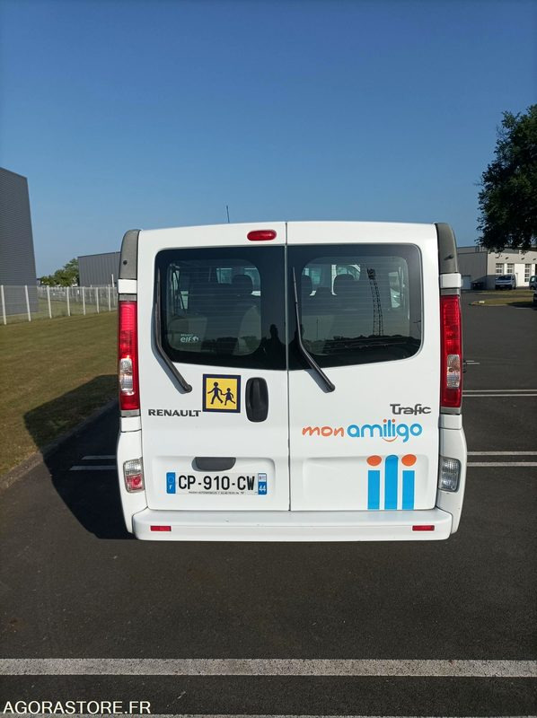 CP-910-CW - Roulant - RENAULT TRAFIC - VP - 9 Places - 308 000 Kms - Bus mini, Van penumpang: gambar 5 CP-910-CW - Roulant - RENAULT TRAFIC - VP - 9 Places - 308 000 Kms - Bus mini, Van penumpang: gambar 5