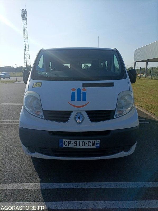CP-910-CW - Roulant - RENAULT TRAFIC - VP - 9 Places - 308 000 Kms - Bus mini, Van penumpang: gambar 3 CP-910-CW - Roulant - RENAULT TRAFIC - VP - 9 Places - 308 000 Kms - Bus mini, Van penumpang: gambar 3
