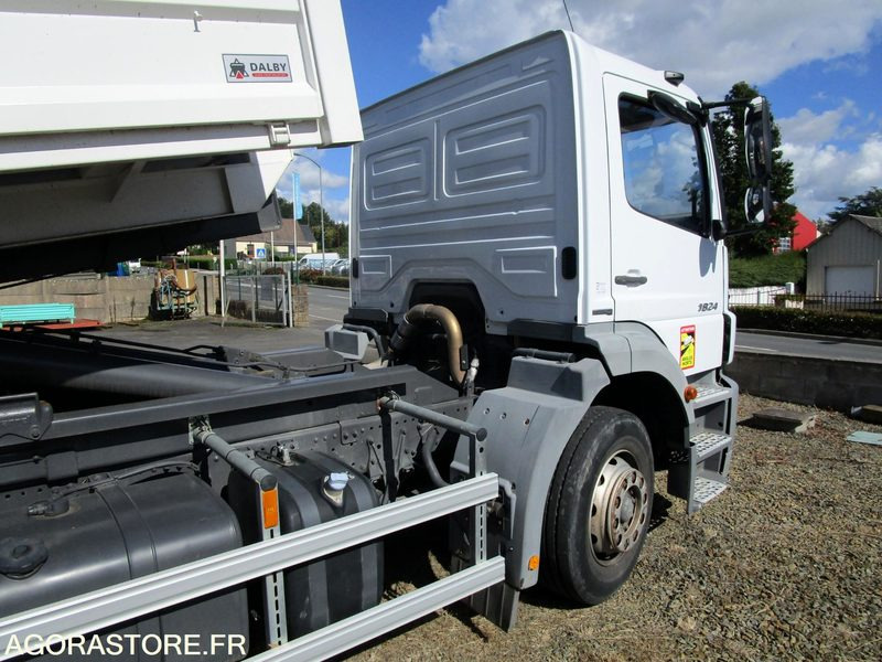 Camion benne Ampliroll Mercedes Axor - 2007 - 206 900 km - TRES BON ETAT - Hook lift: gambar 3 Camion benne Ampliroll Mercedes Axor - 2007 - 206 900 km - TRES BON ETAT - Hook lift: gambar 3