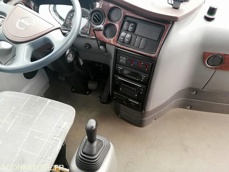 Car Isuzu Turquoise - 2017 - 110 000 km - Bus sekolah: gambar 3 Car Isuzu Turquoise - 2017 - 110 000 km - Bus sekolah: gambar 3