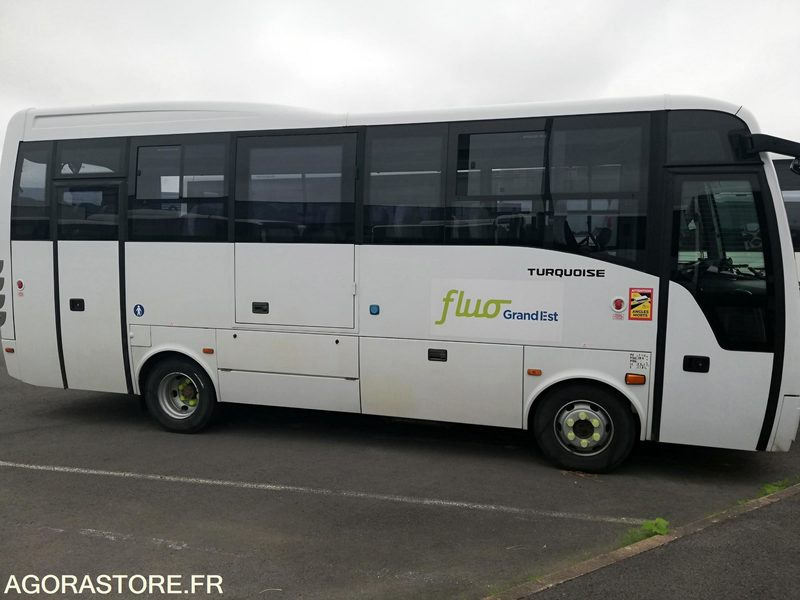 Car Isuzu Turquoise - 2017 - 110 000 km - Bus sekolah: gambar 1 Car Isuzu Turquoise - 2017 - 110 000 km - Bus sekolah: gambar 1