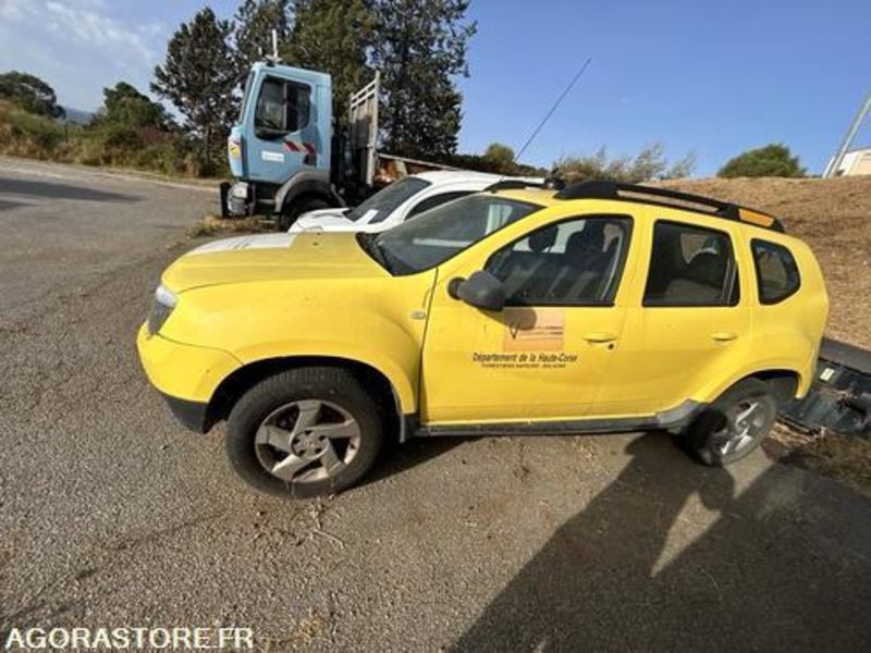 DACIA DUSTER - 2013 - 237032 KM - CZ107SC - Mobil SUV: gambar 3 DACIA DUSTER - 2013 - 237032 KM - CZ107SC - Mobil SUV: gambar 3