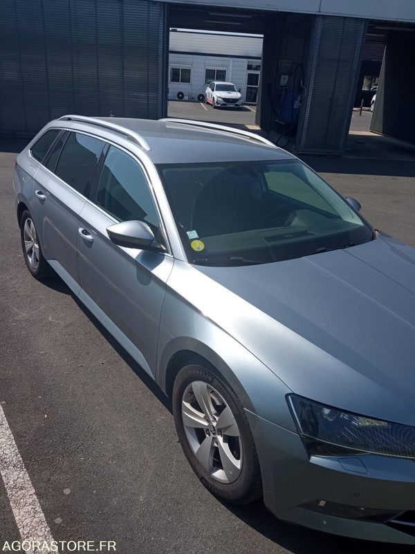 ET-350-JR - Roulant - SKODA OCTAVIA SUPERB - VP - BVA - 199 800 Kms - Mobil: gambar 3 ET-350-JR - Roulant - SKODA OCTAVIA SUPERB - VP - BVA - 199 800 Kms - Mobil: gambar 3