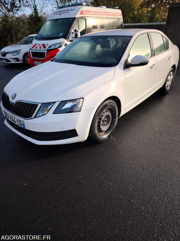 EV-644-CD - Non Roulant - SKODA OCTAVIA - VP - 339 260 Kms - Mobil: gambar 2 EV-644-CD - Non Roulant - SKODA OCTAVIA - VP - 339 260 Kms - Mobil: gambar 2
