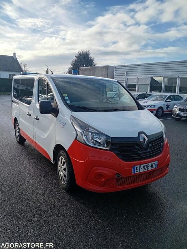 EY-676-MY - Non Roulant - RENAULT TRAFIC - VASP - 321 000 Kms - Ambulans: gambar 2 EY-676-MY - Non Roulant - RENAULT TRAFIC - VASP - 321 000 Kms - Ambulans: gambar 2